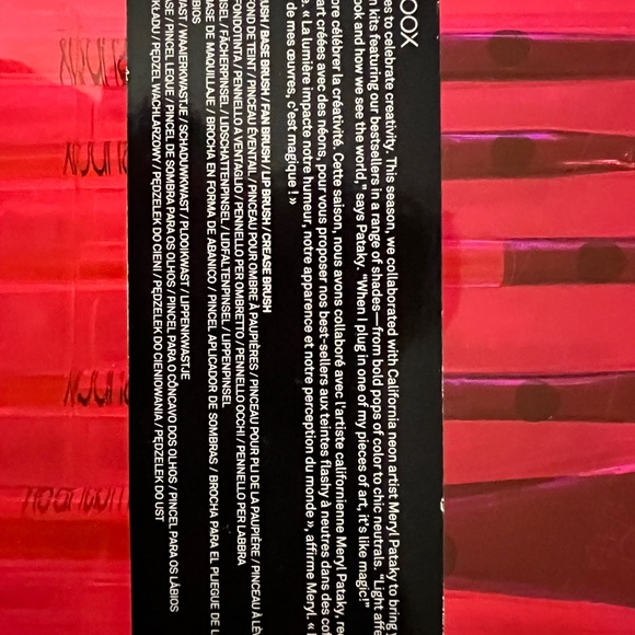 Brand new Smashbox makeup brush set - Picture 3 of 3